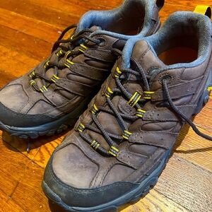Women’s Merrell Waterproof Hiking Shoe Size 9 Bundle Deal 3/$20